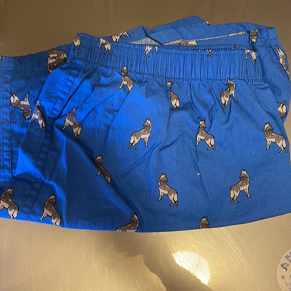 SOLD Bundle of 4 NWOT Old Navy Patterned Boxer Shorts - Picture 6 of 6